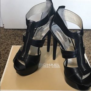 Micheal Kor heels